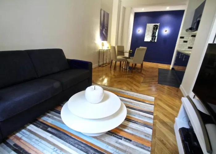 Apartment Near Montmartre